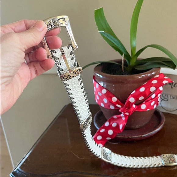 Brighton White Leather Embellished Women’s Medium Belt - Picture 7 of 13